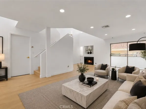 6036 Hazelhurst Pl APT C, North Hollywood, CA 91606