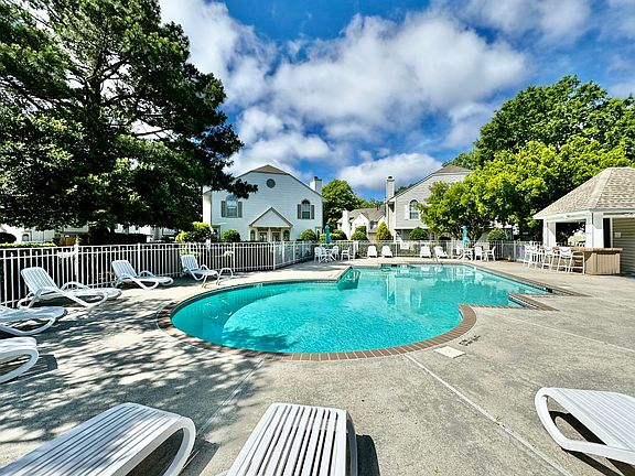 3rd image of 1748 Cottenham Ln