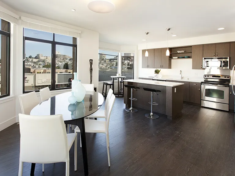 Pacific Terrace — Photo 3