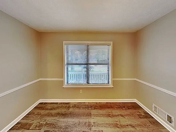 4th image of 2668 Porter Dr