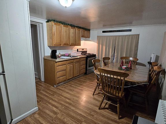 4th image of 801 Front St