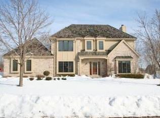 N53W16220 Whitetail Run, Menomonee Falls, WI 53051