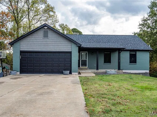 857 Emge Rd, O'Fallon, MO 63366