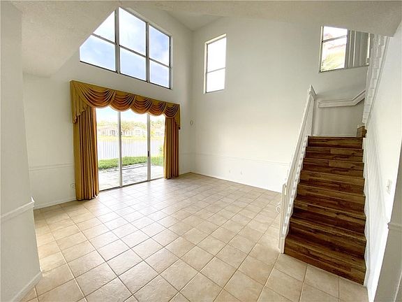 3rd image of 11135 NW 46th Dr