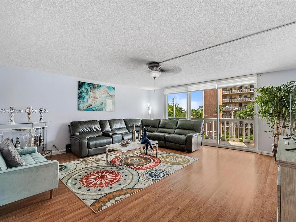 Meadowbrook Apartments Condominiums Hallandale, FL Zillow