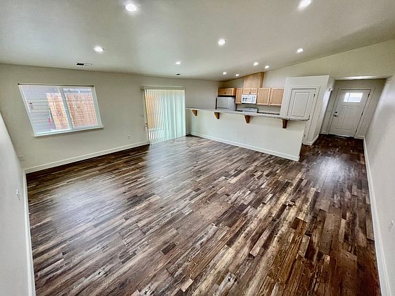 3rd image of 4237 Wyoming St #4239