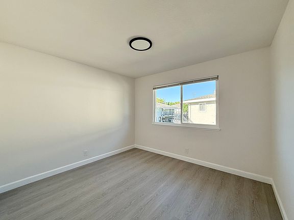 5th image of 5461 Spinnaker Walkway APT 2