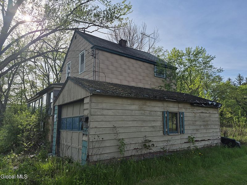 4th image of 47 Champlain Avenue