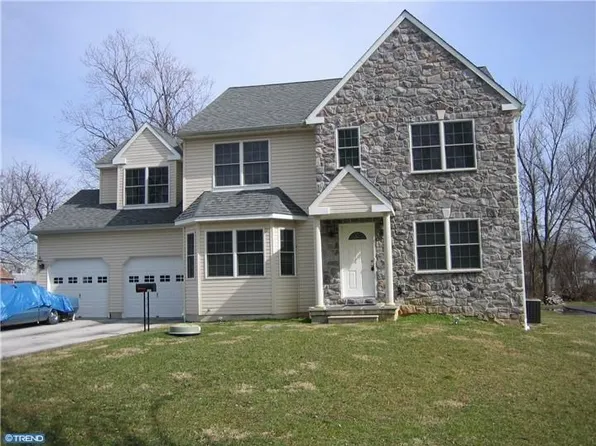 209 W Forrestview Rd, Brookhaven, PA 19015