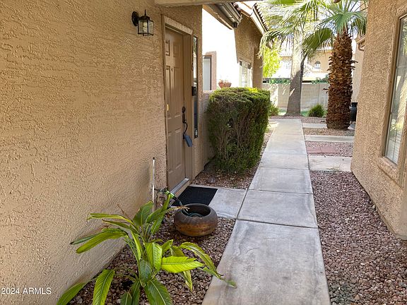 2nd image of 1001 N PASADENA -- #116
