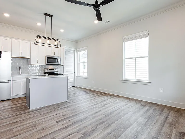 One Athens - 610 Barnett Shoals Rd — Photo 15