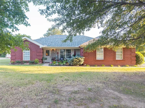 106 Janet Ln, Pocola, OK 74902