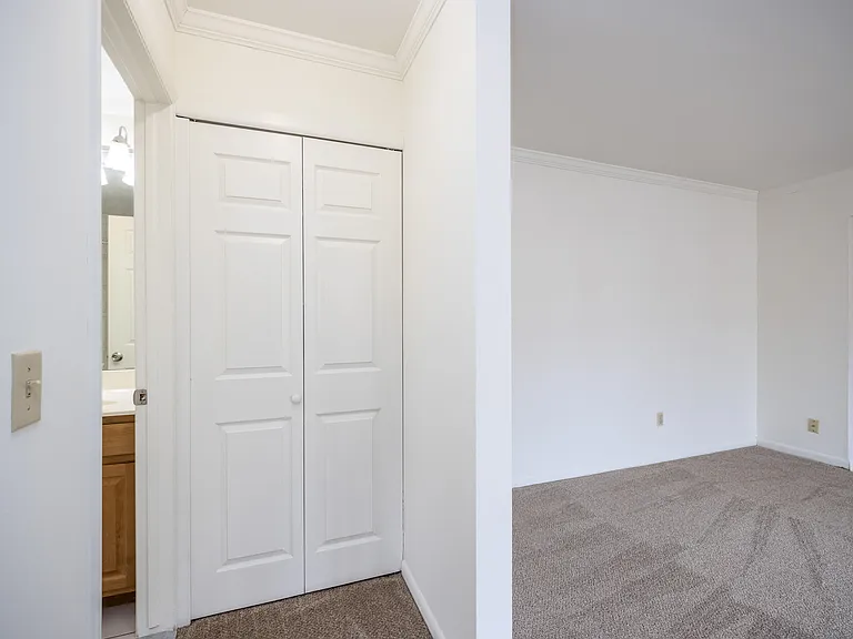 Clintwood Apartments — Photo 57