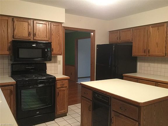 5th image of 859 Trotwood Dr