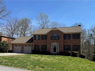 2173 Hawthorne Ln, Wilkesboro, NC 28697