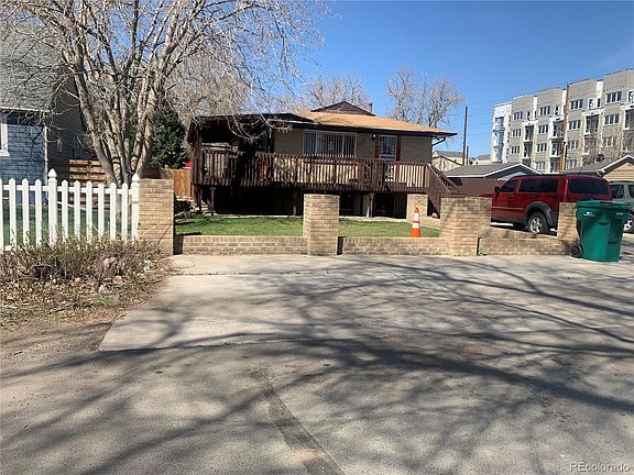 2nd image of 985 Benton St