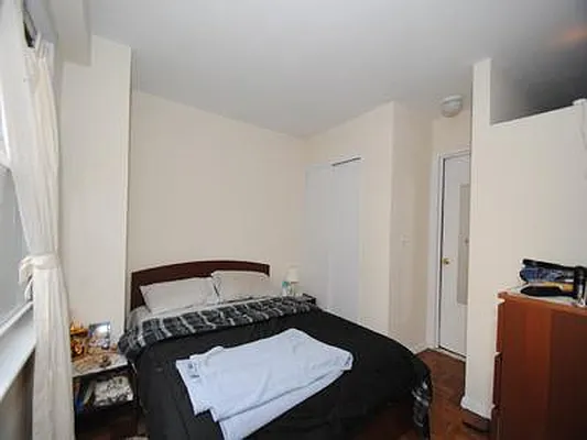 Rented by Buchbinder & Warren | media 17