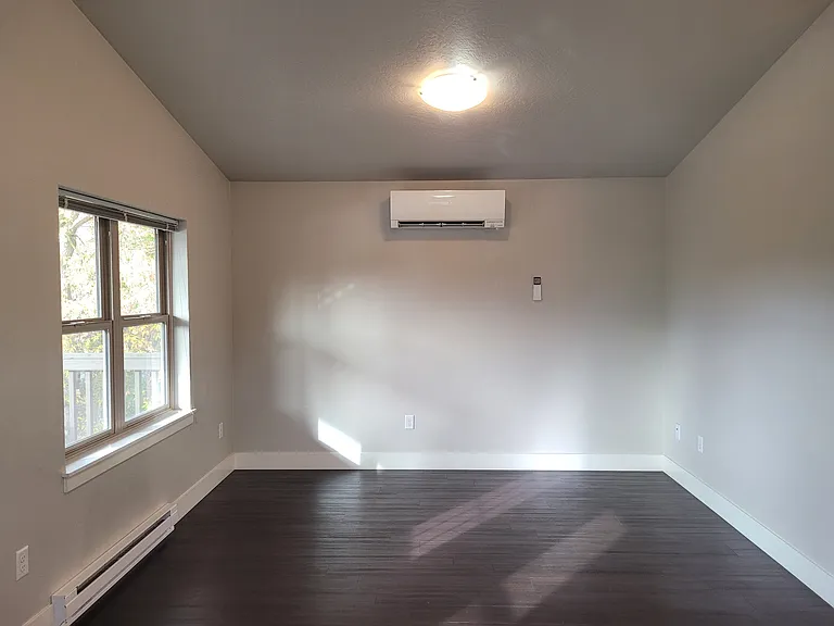 1725 S 3rd St W — Photo 4