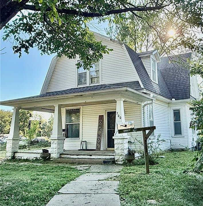 1st image of 700 West St