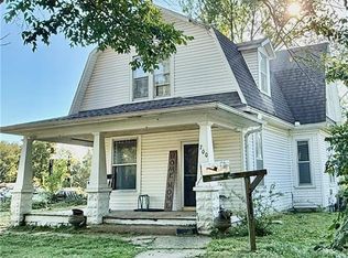 700 West St, Sweet Springs, MO 65351