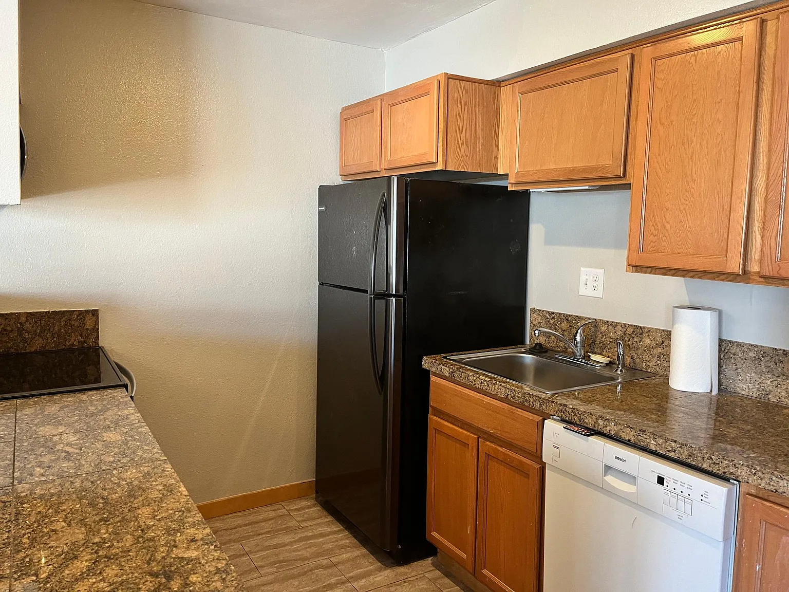 2 bed, 794 sqft, $2,500 — Photo 2