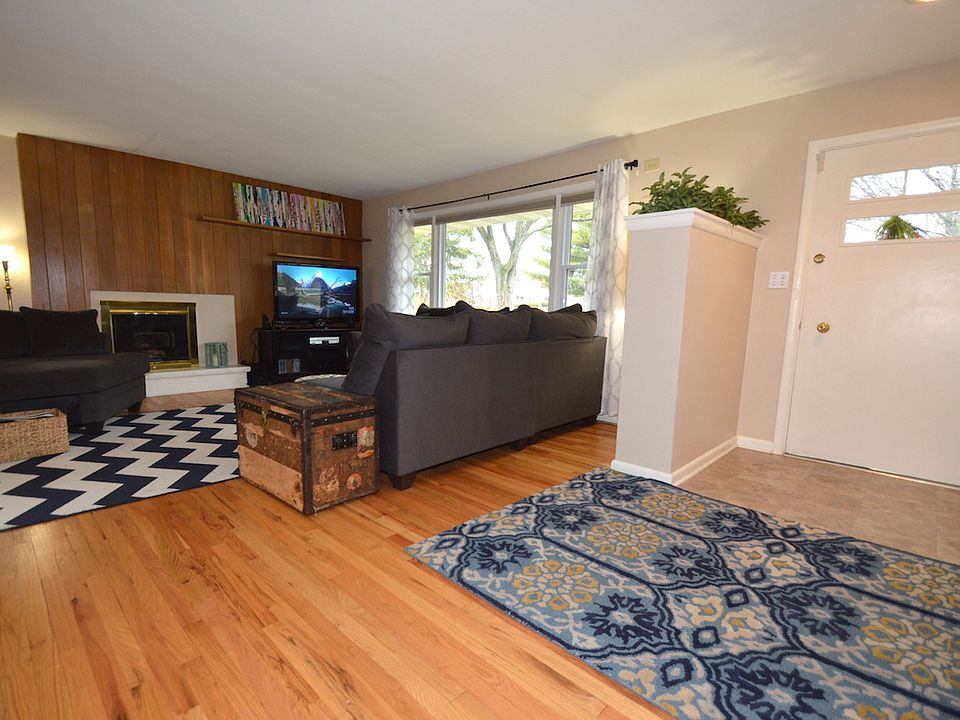 Entryway to Living Rm View