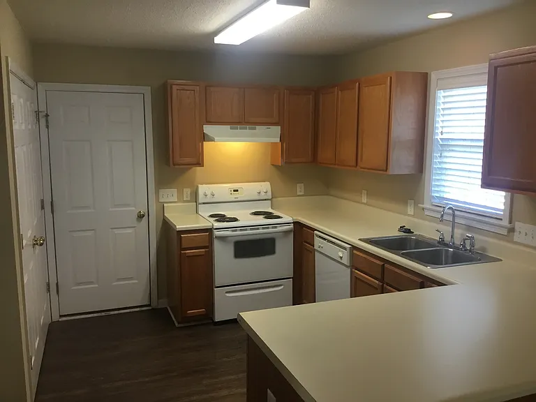 1907 Wheatfield Ct — Photo 2