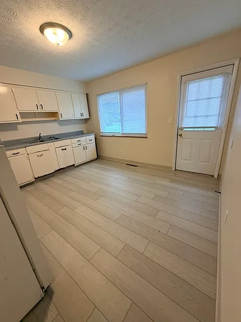 2 bed, 962 sqft, $1,200 — Photo 3