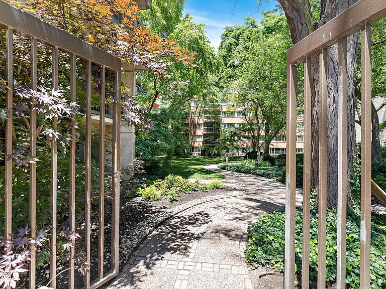 2525 Main St #704 — Photo 32