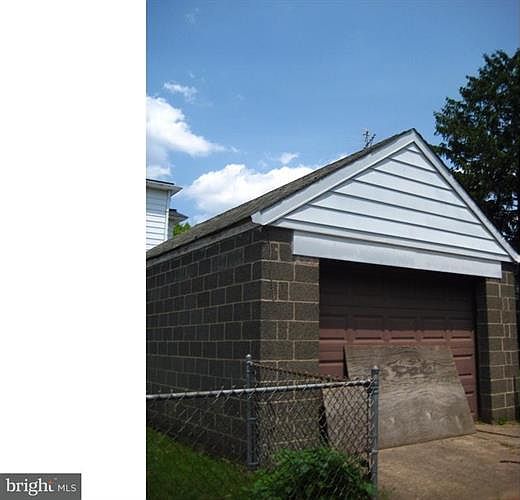 2nd image of 709 Woodland St