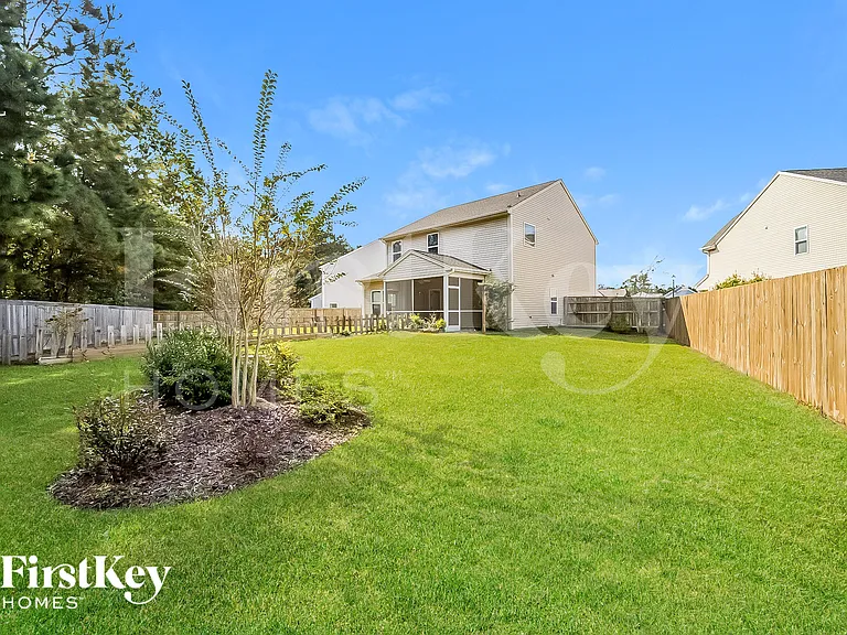 105 Breeders Ct — Photo 14