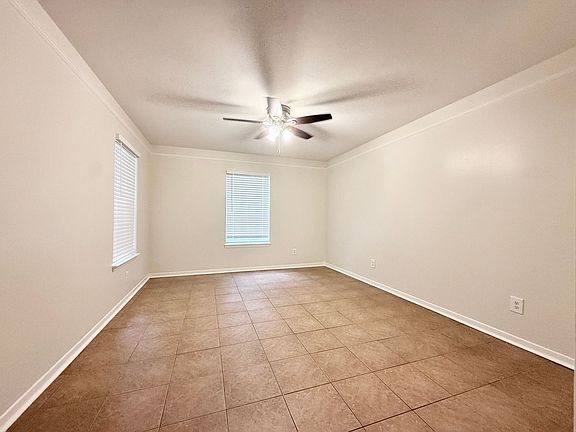 2nd image of 500 Willow Dr #Wilc1