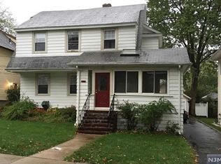 324 Beechwood Pl, Leonia, NJ 07605