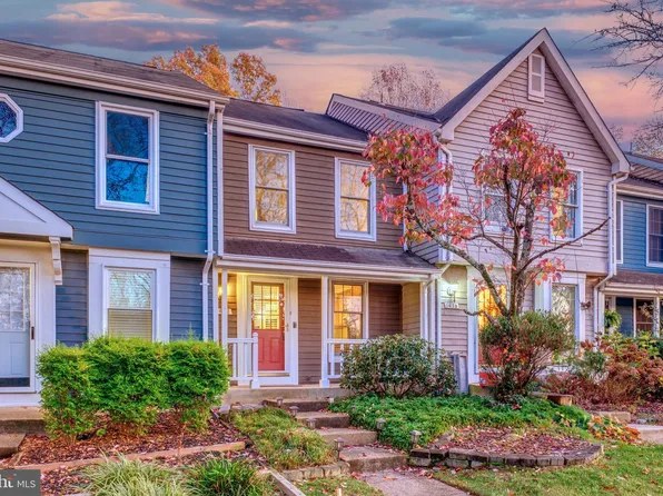 1677 Poplar Grove Dr, Reston, VA 20194