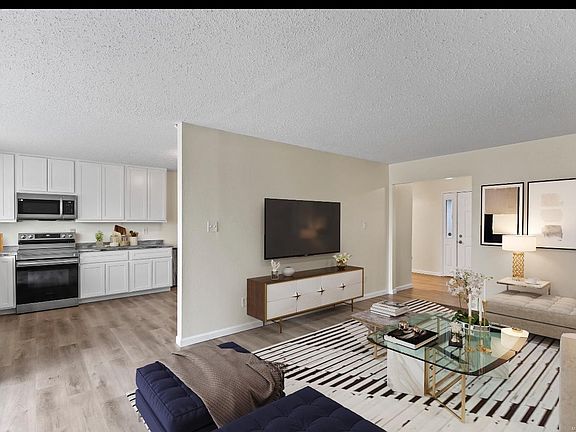 5th image of 12620 Countrybrook Dr