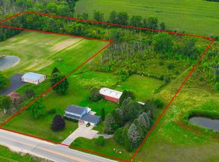 1235 Granville Rd, Cedarburg, WI 53012