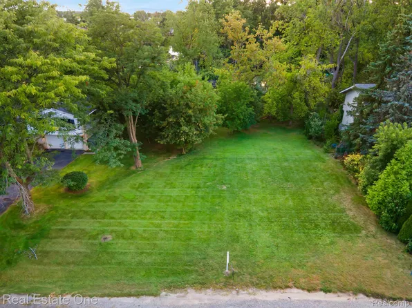 0 Middlebelt Rd, West Bloomfield, MI 48324