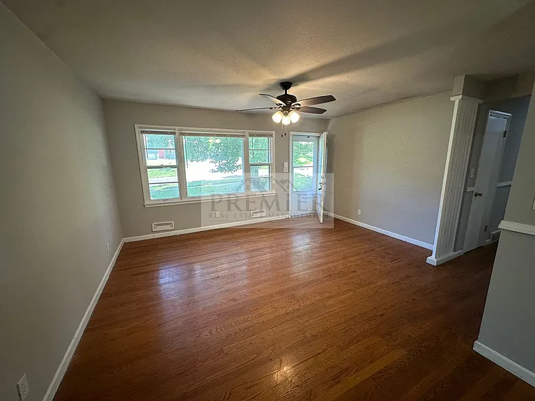 5312 Hunter St — Photo 2