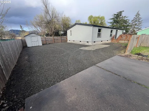 7032 Main St, Springfield, OR 97478
