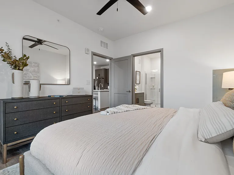 The Quinn Luxury Apartments — Photo 29
