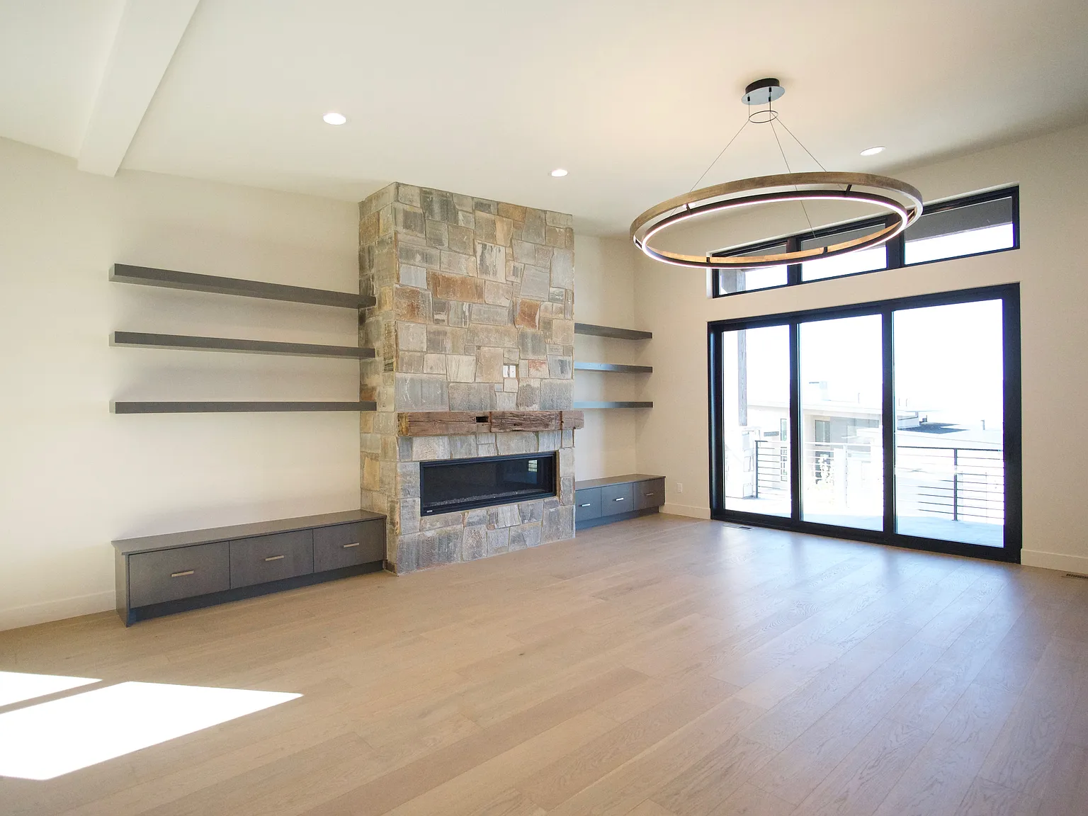 4 bed, 3.5 bath, 3077 sqft, $6,000 — Photo 4