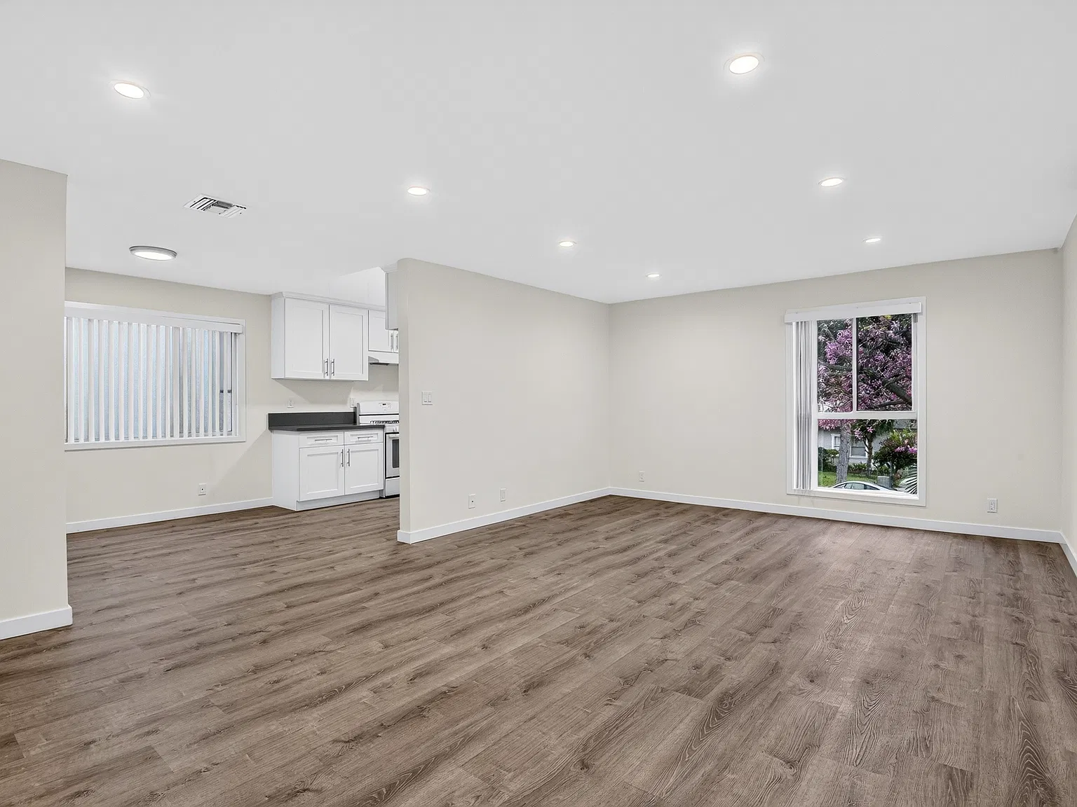 2 bed, 950 sqft, $2,950 — Photo 4