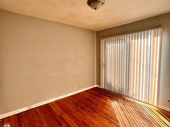 3rd image of 3327 Melwood Dr