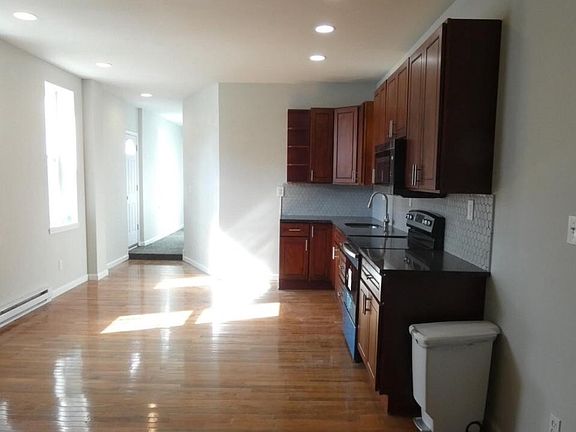 4th image of 3400 Emerald St Floor 1