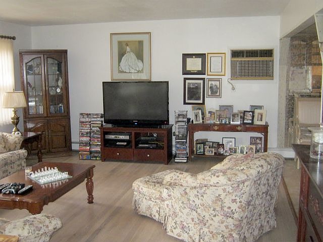 1st image of 12 Overlook Dr
