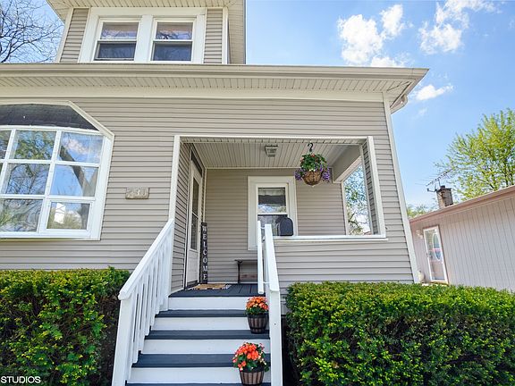 4th image of 230 N Addison Rd