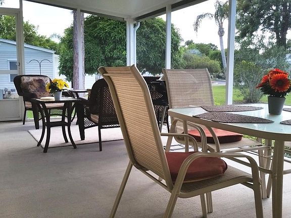 Home For Sale In Tropical Isles