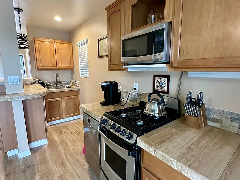 802 Vista Grande St — Photo 6