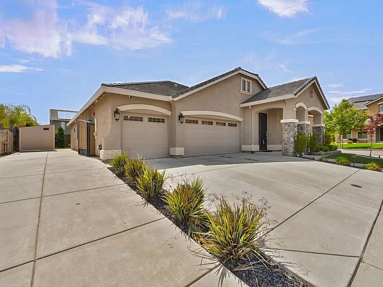 200 Moisant Ct — Photo 1