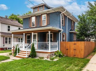 408 W Newhall Ave, Waukesha, WI 53186